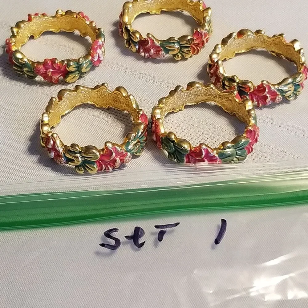 Hand‑Painted Gold Floral Napkin Rings Set of 5 – Vintage Style